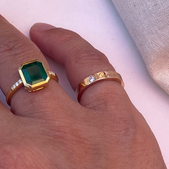 Engagement ring: natural emerald 18K ring with 6 natural diamonds - Picture 7 of 8